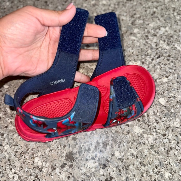 H&M l Marvel Boy's Spiderman Velcro Sandals l Size: 12C - Picture 10 of 10